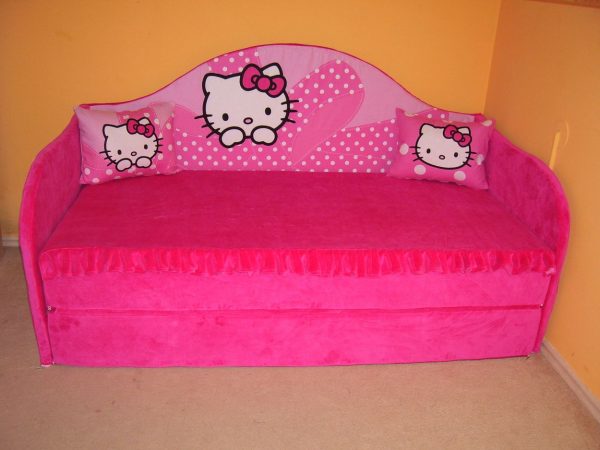kanapé, gyerekkanapé, rózsaszín kanapé, Hello Kitty kanapé